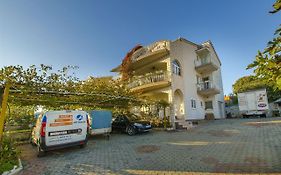 Apartments Nada